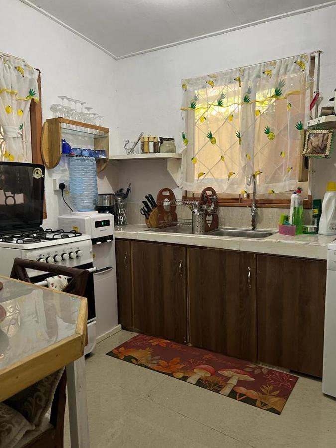 My Corner Guest House 빅토리아 외부 사진